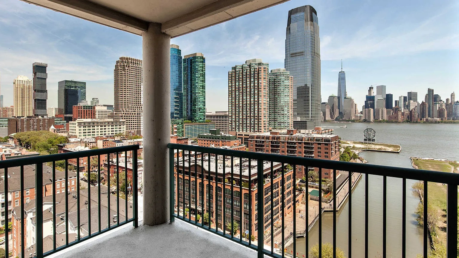 Portside Towers – photo 1