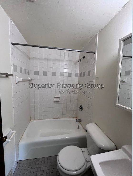 714 N Oak St unit 7 – photo 5