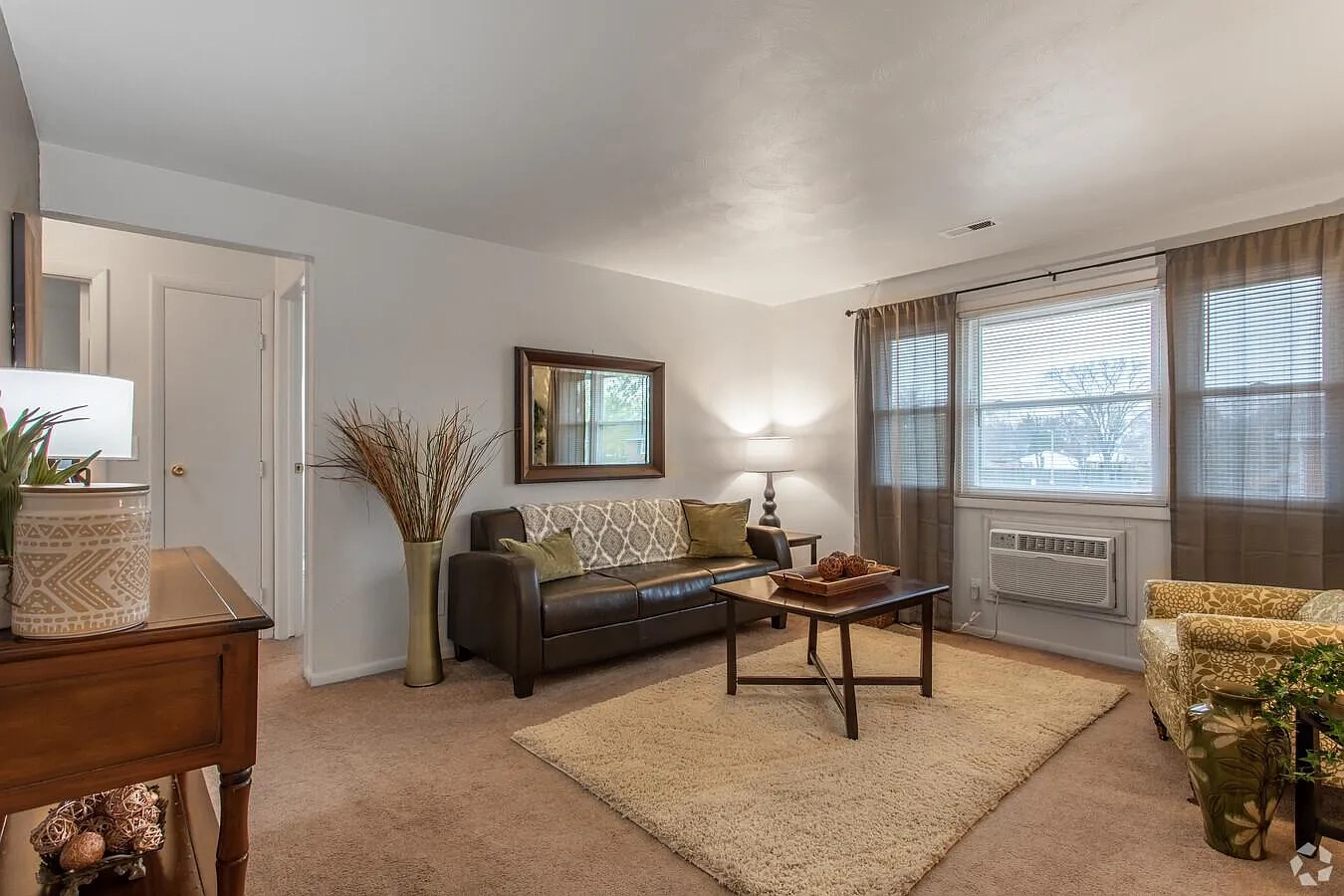 Ivy Manor – photo 1