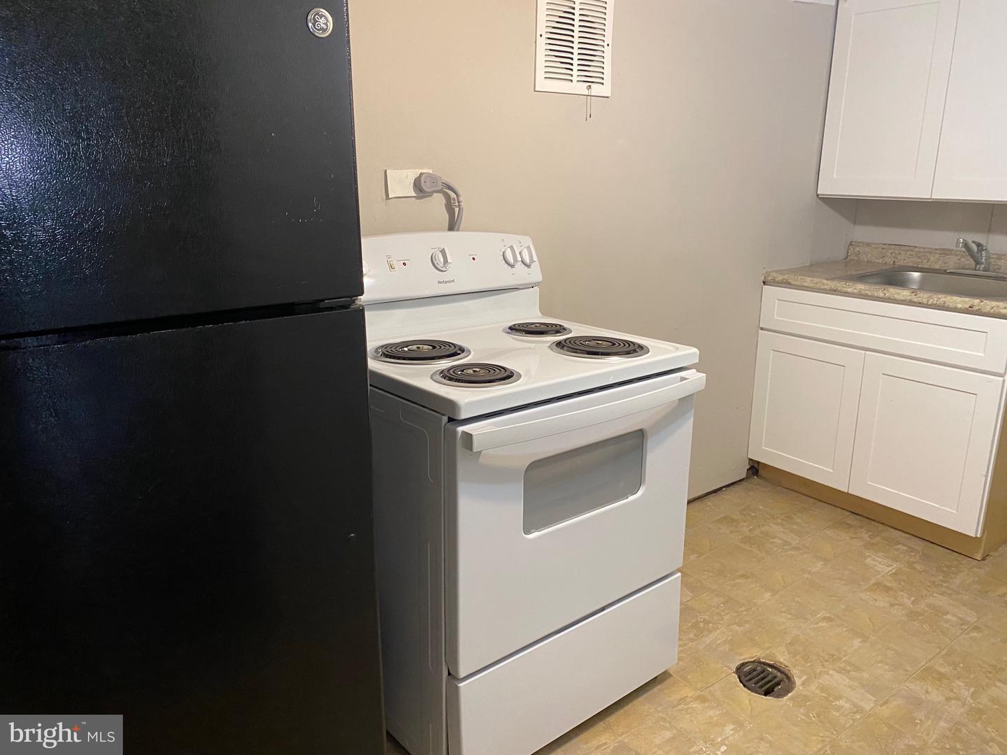4711 Tecumseh St unit 1 – photo 5