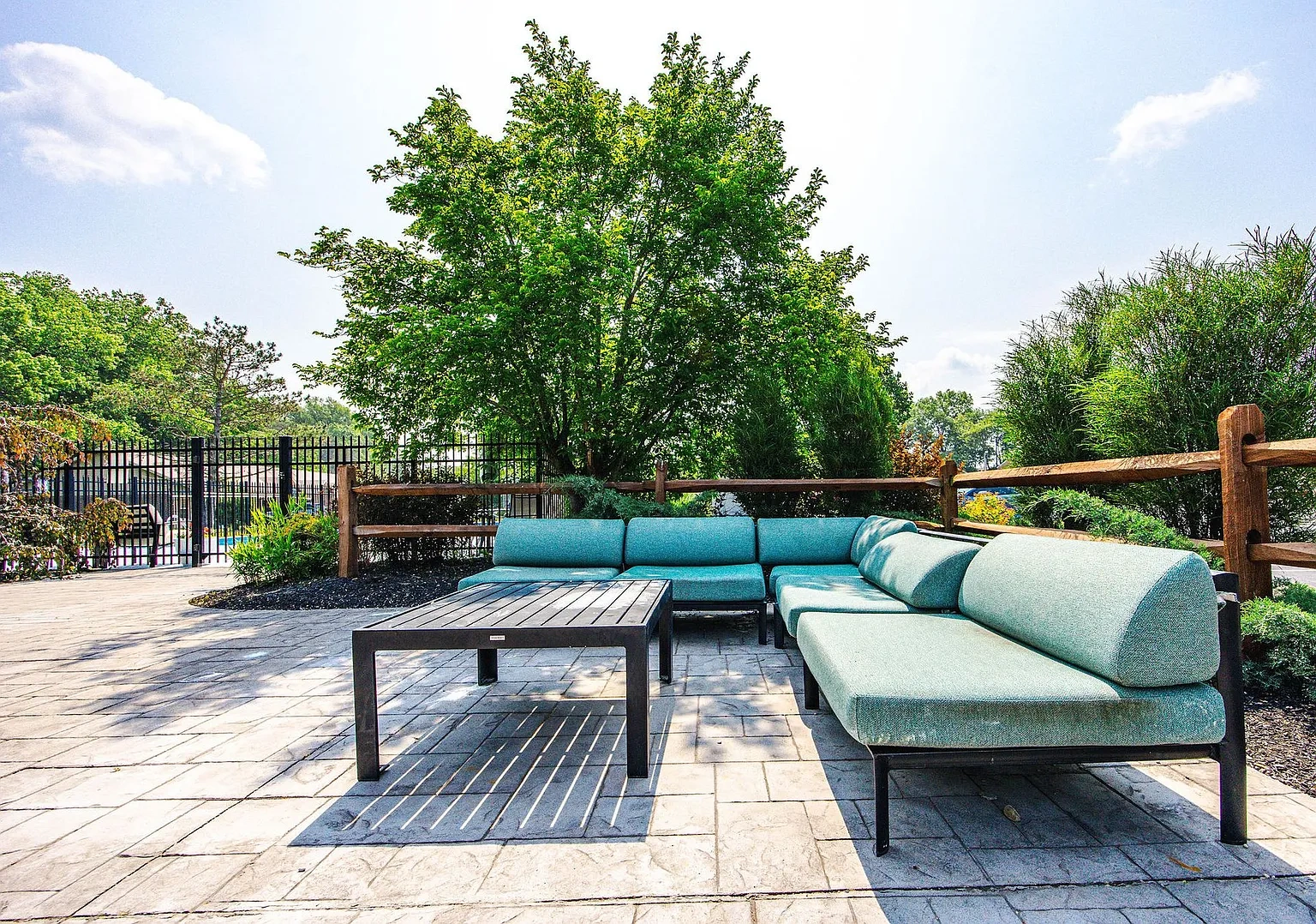 Oakmont Flats Apartments – photo 1