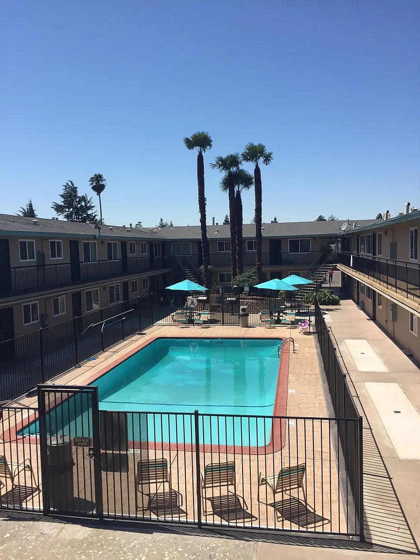 Bel- Air Apartments – photo 2