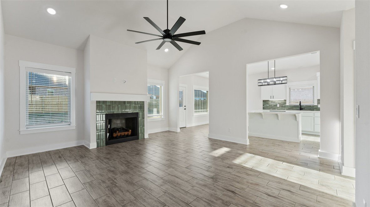 97 N Adler Ave – photo 3