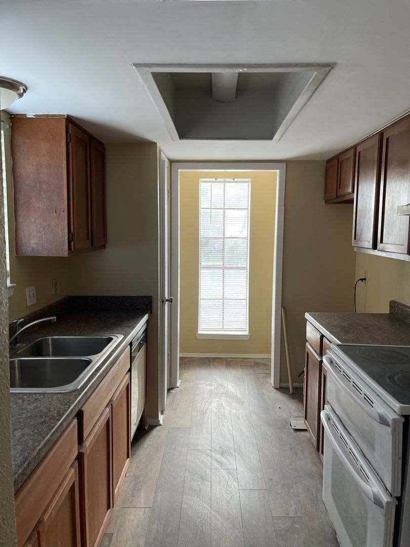 2410 Capitan Dr unit A – photo 5