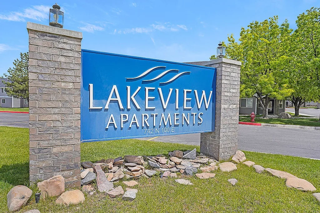 Lakeview Apartments – photo 2
