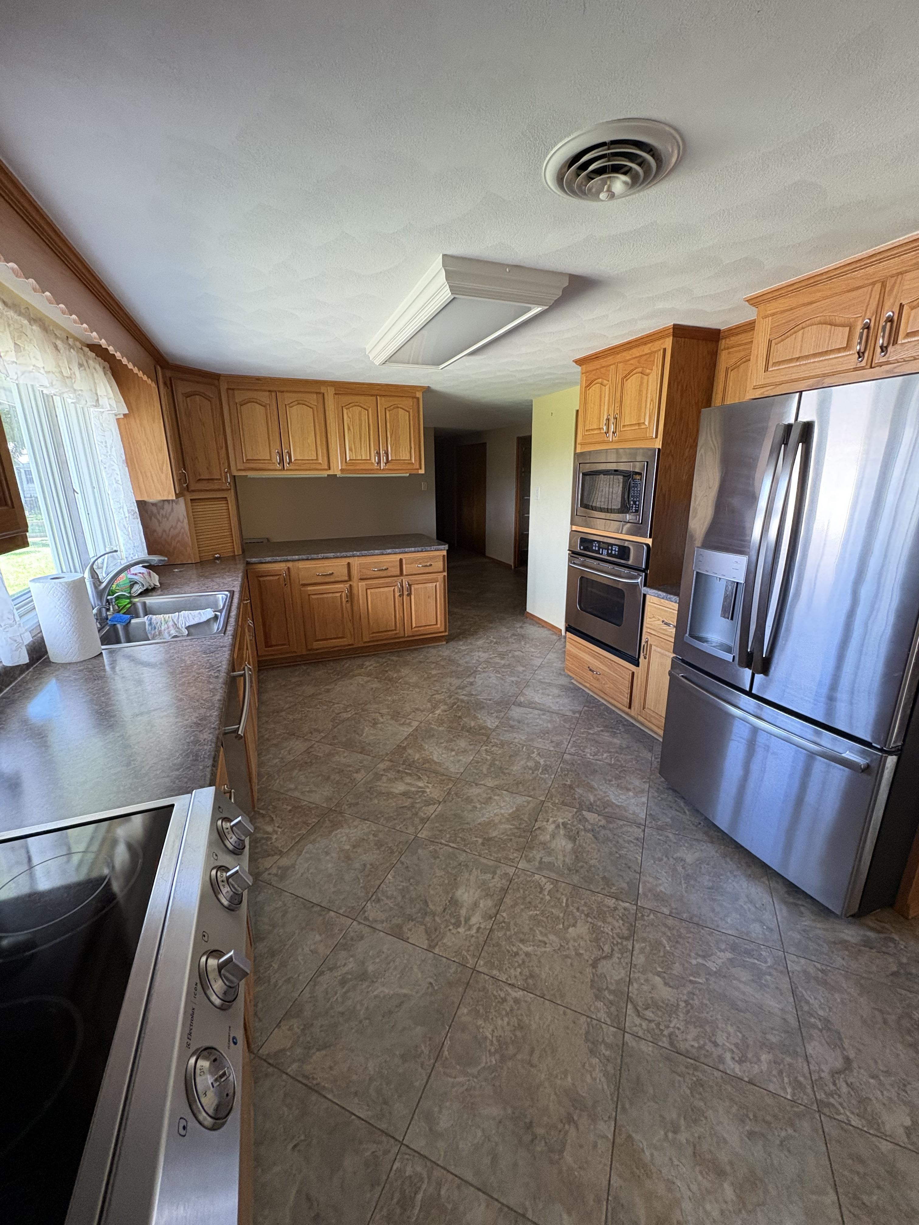 506 Mill St – photo 4