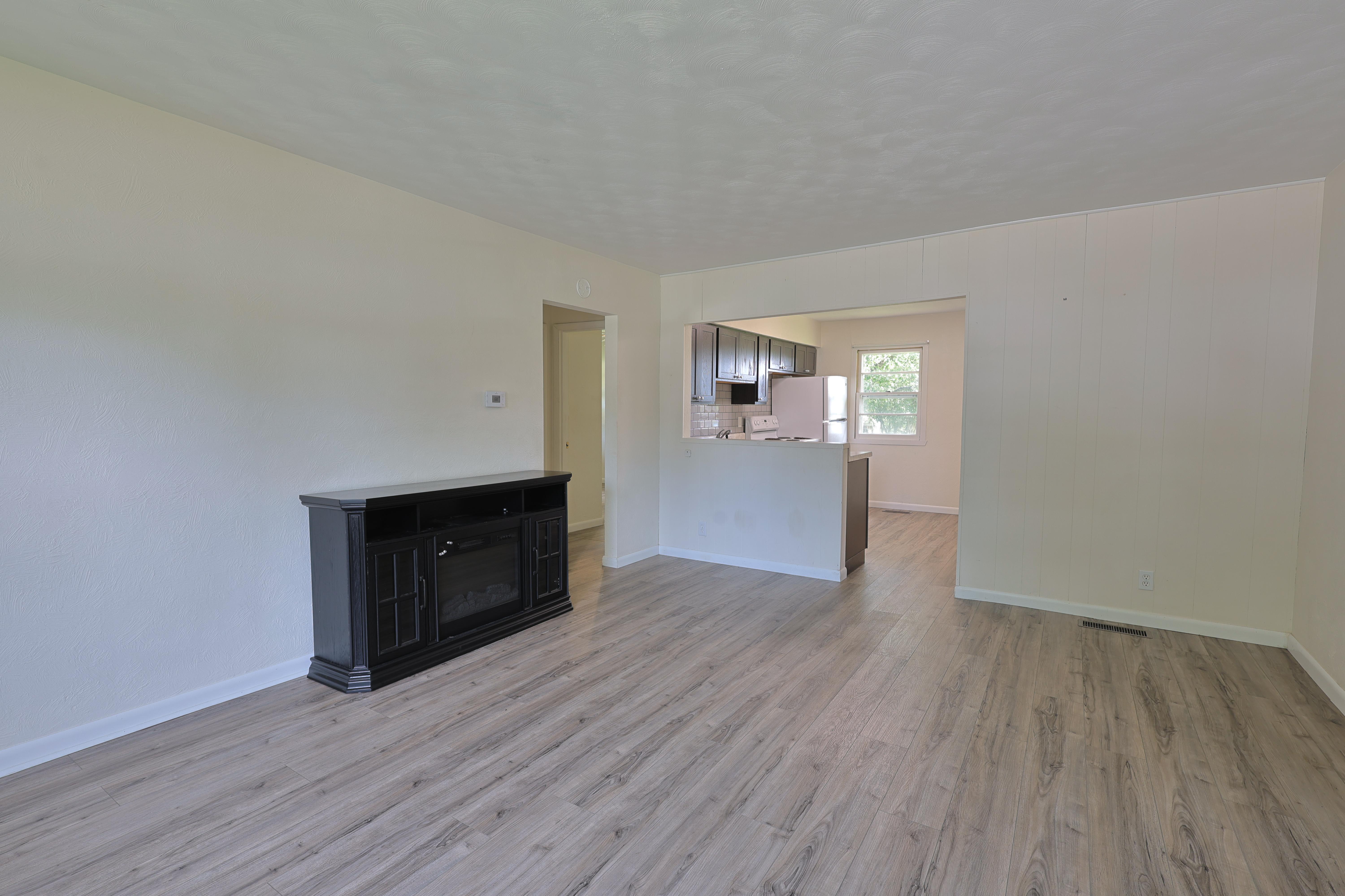 202 W Logan St – photo 4