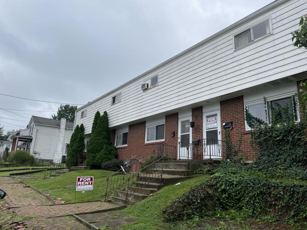 1017 Lilac St – photo 1