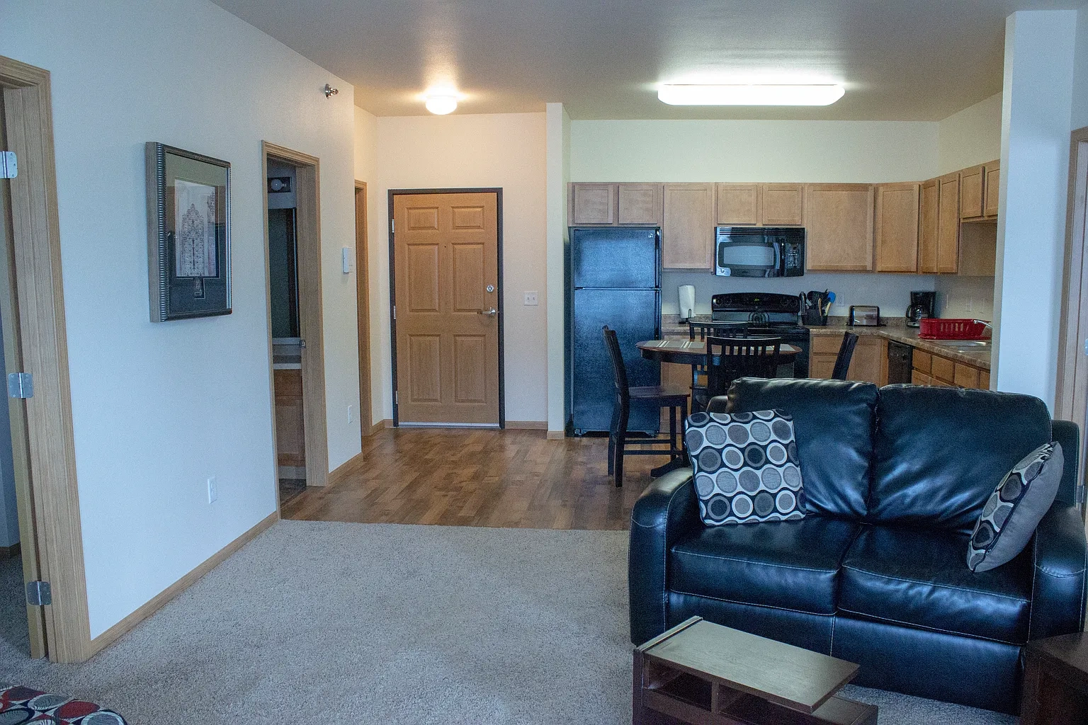 Amber Pointe Apartments – photo 2