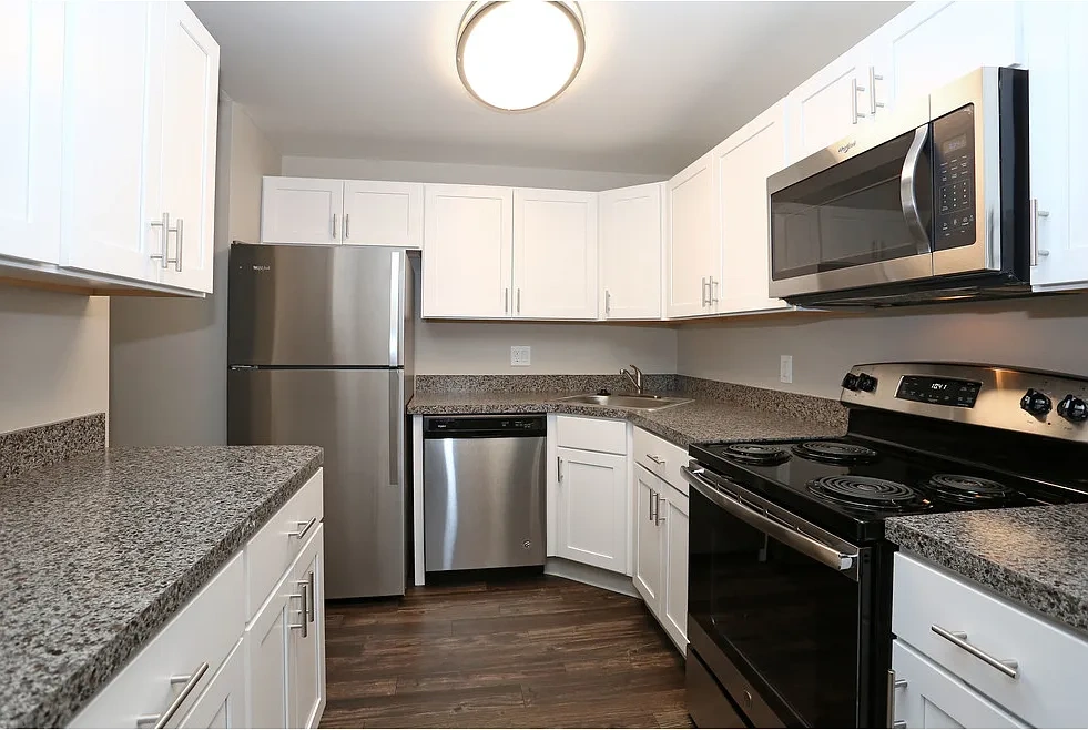 965 ELMS Apartments – photo 1