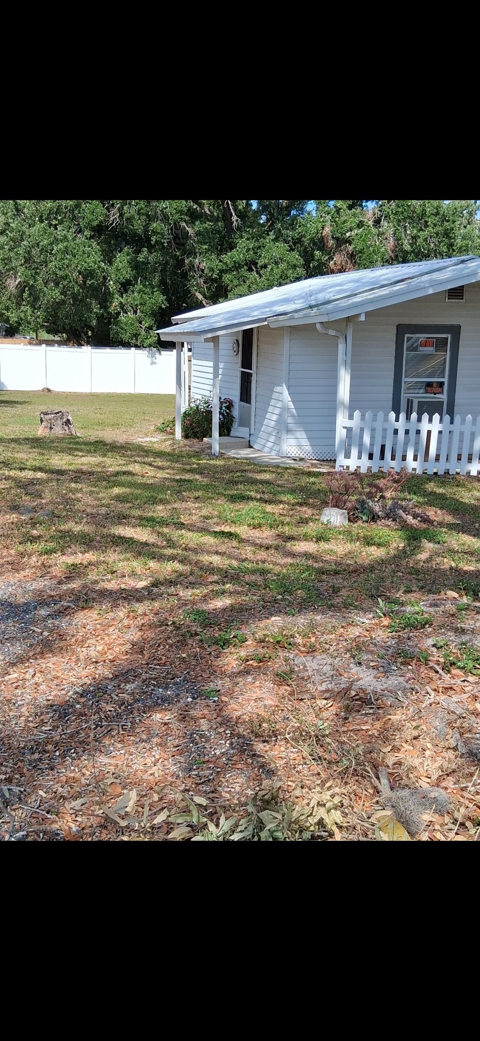 111 Laura St – photo 2