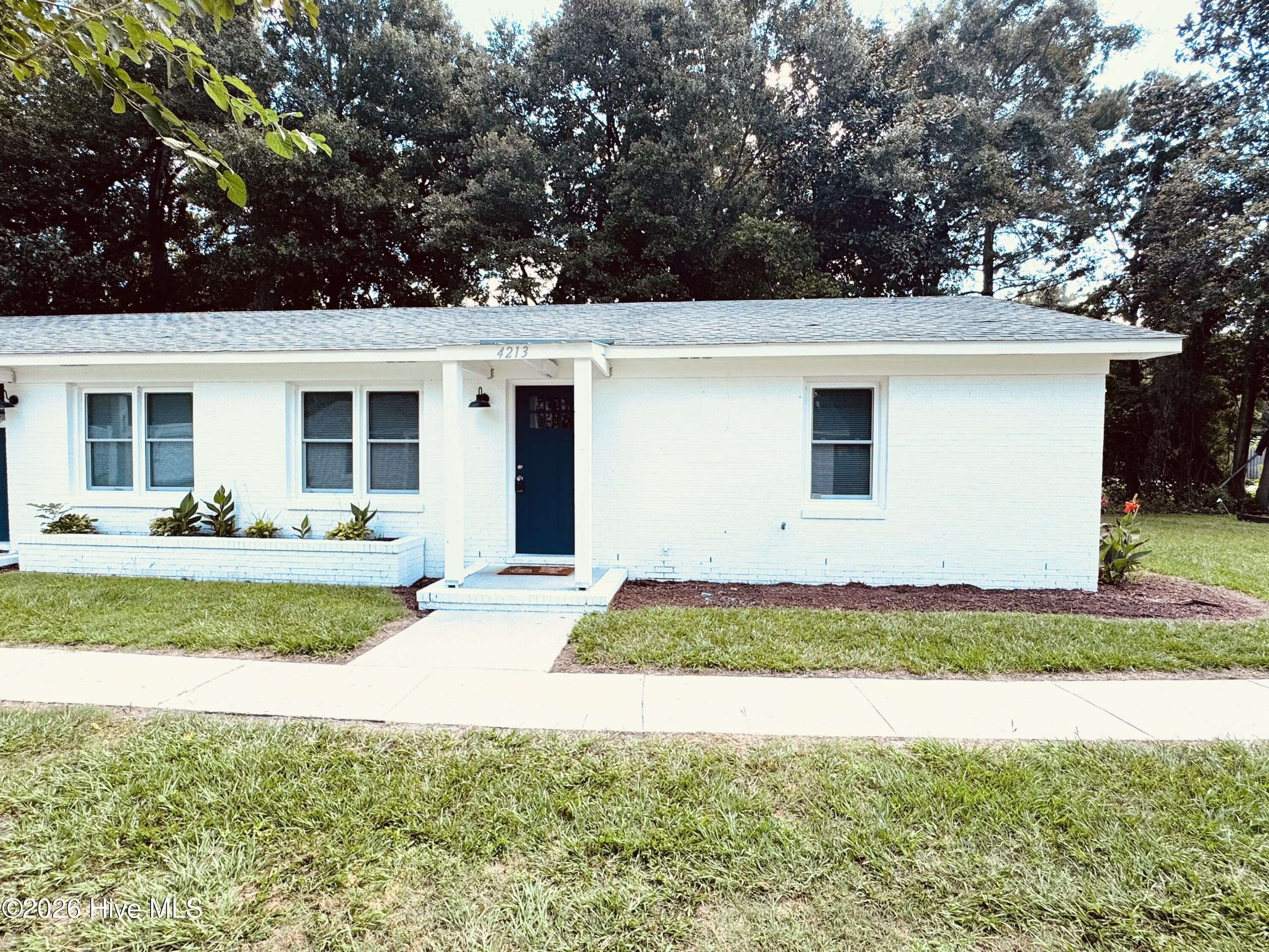 4213 Peachtree Ave – photo 3