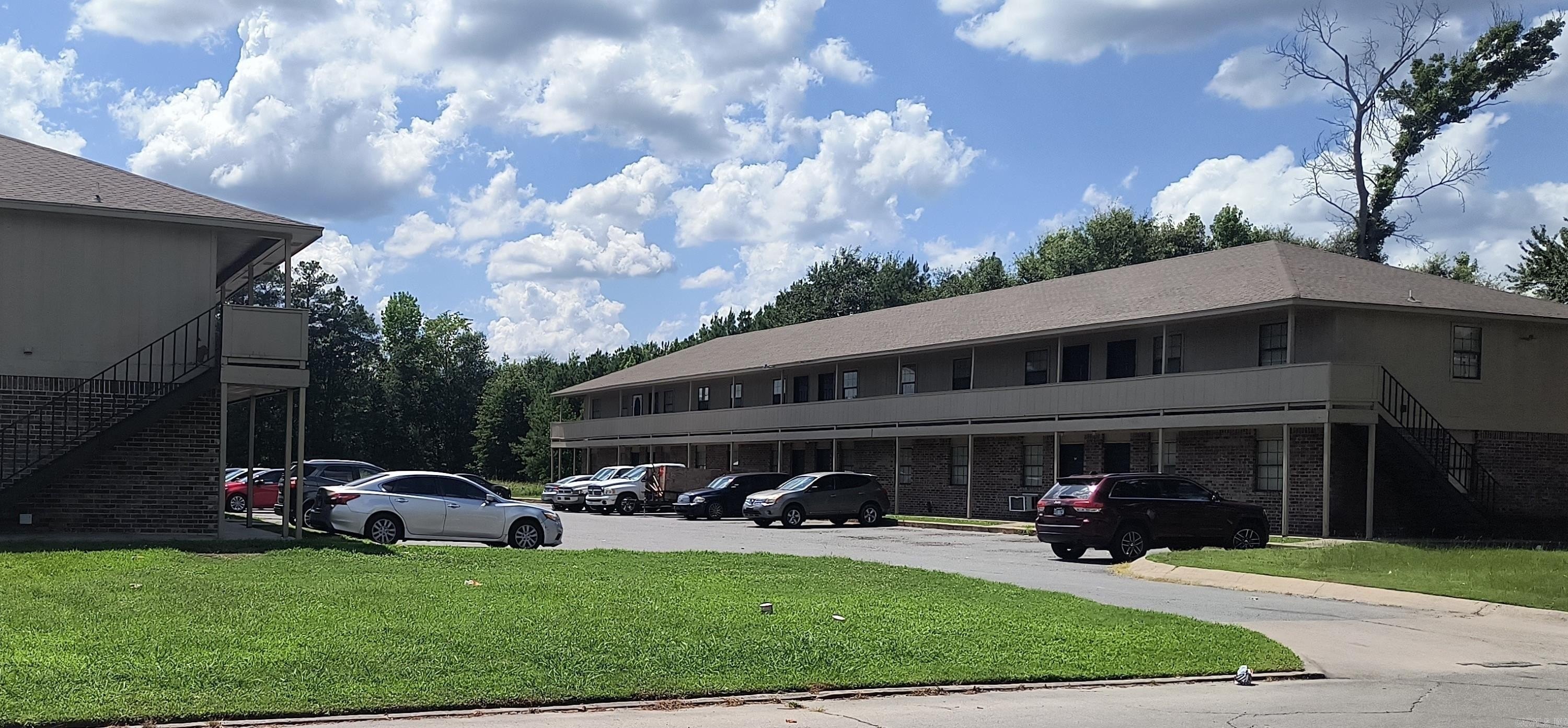 2710 S Taft St – photo 1