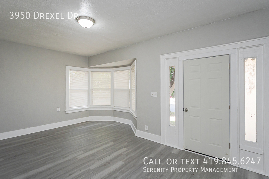 3950 Drexel Dr – photo 2