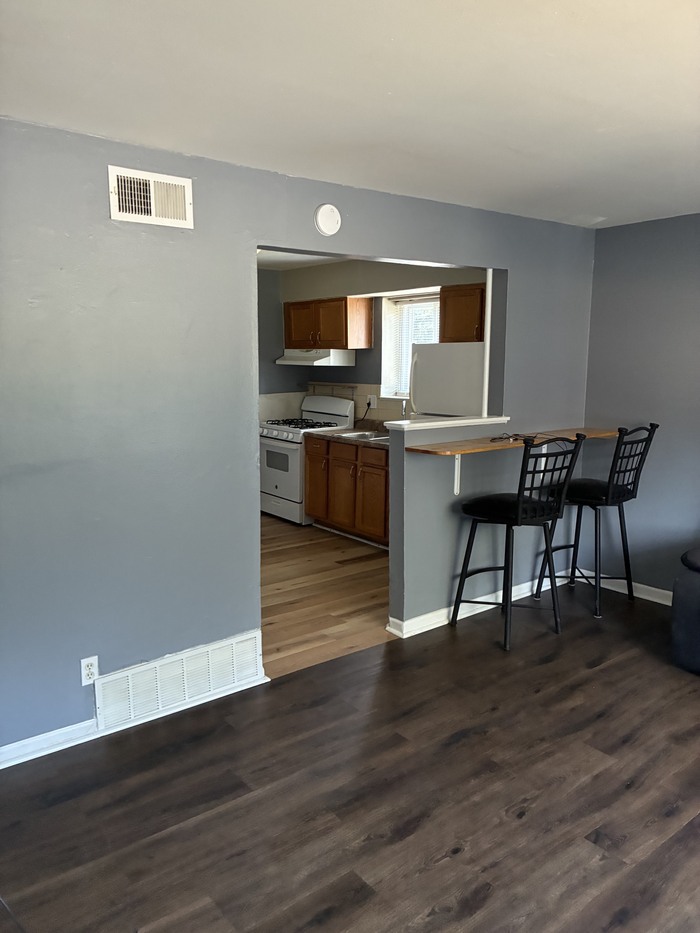2654 Pestalozzi St unit 4 – photo 3