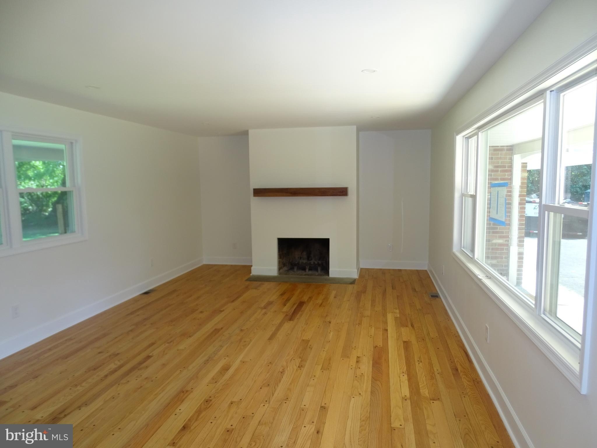 449 E Street Rd – photo 5