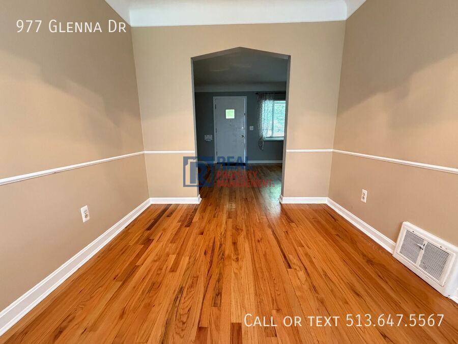 977 Glenna Dr – photo 3
