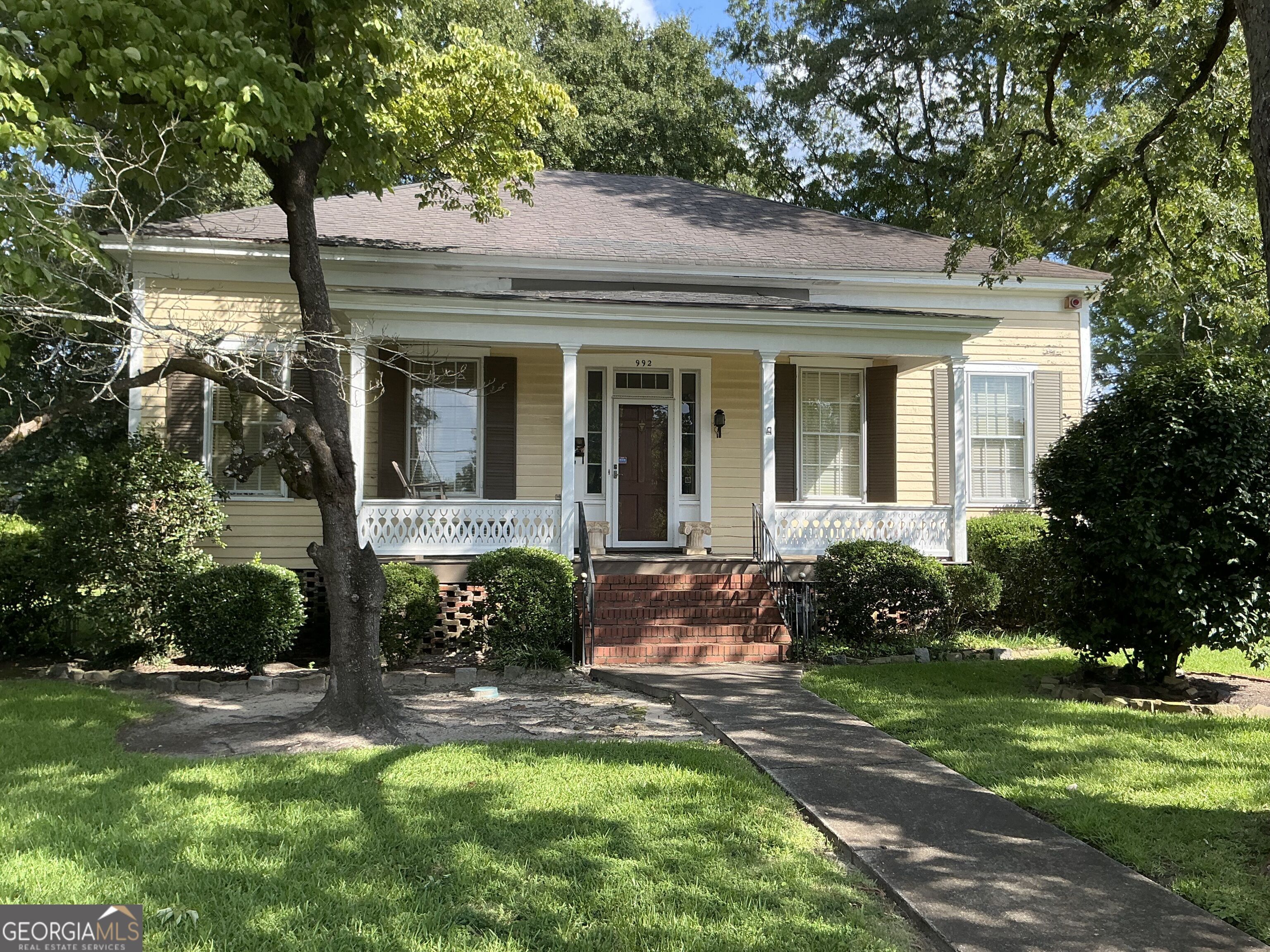 992 Tatnall St – photo 1