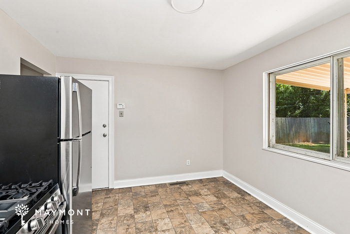 1905 Bluehill Dr – photo 4