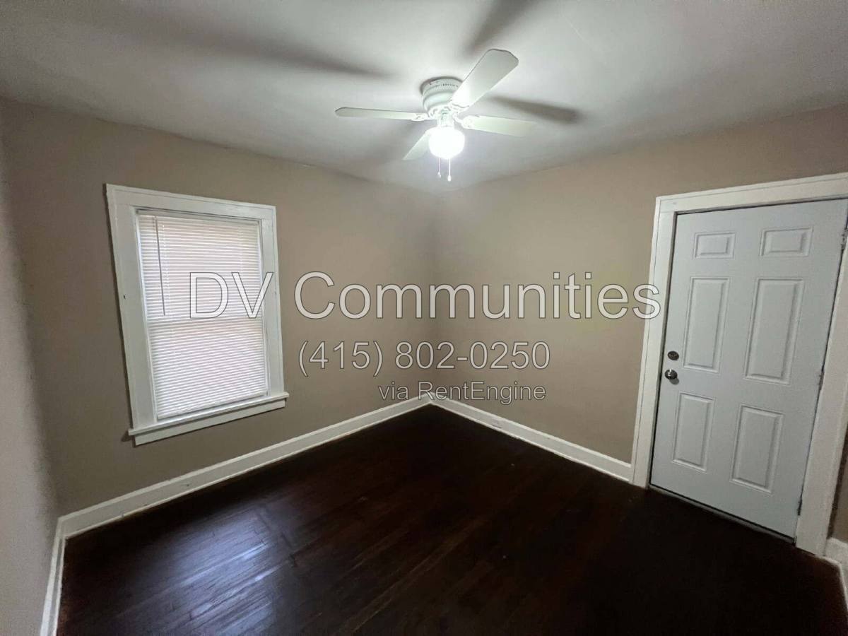 872 Helmsdale Rd unit 2 – photo 2