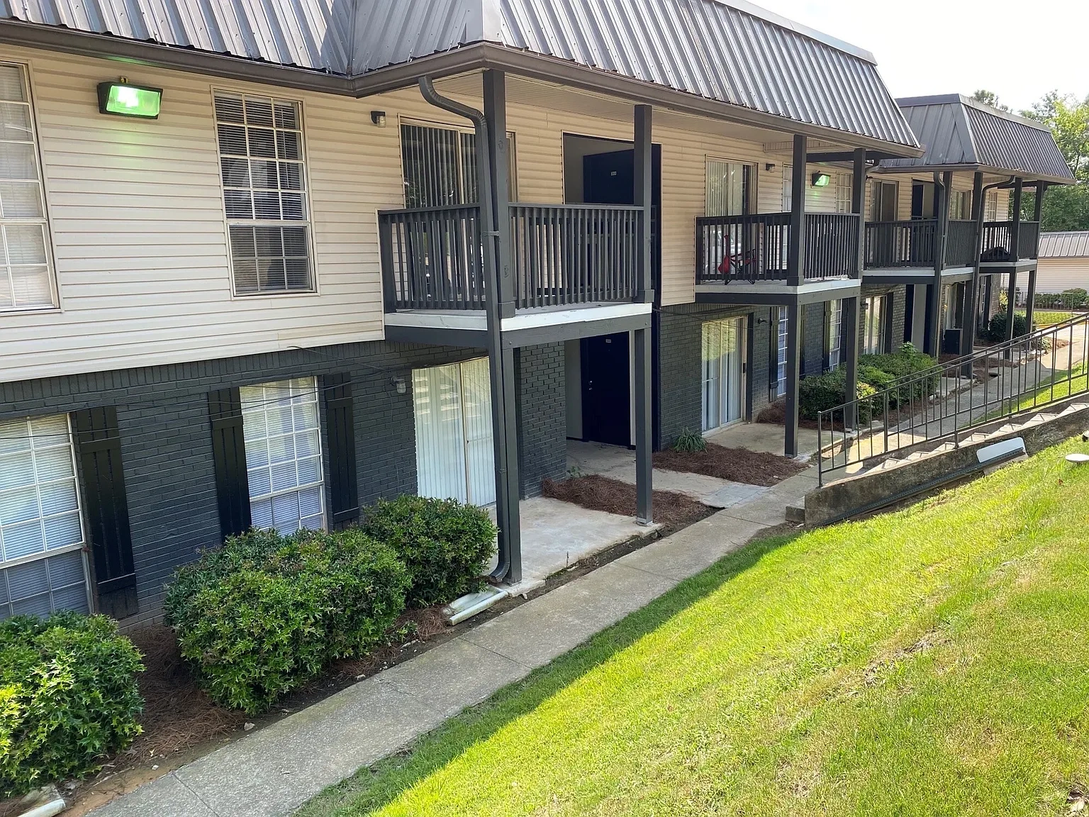 2700 At Homewood Apartments – photo 3