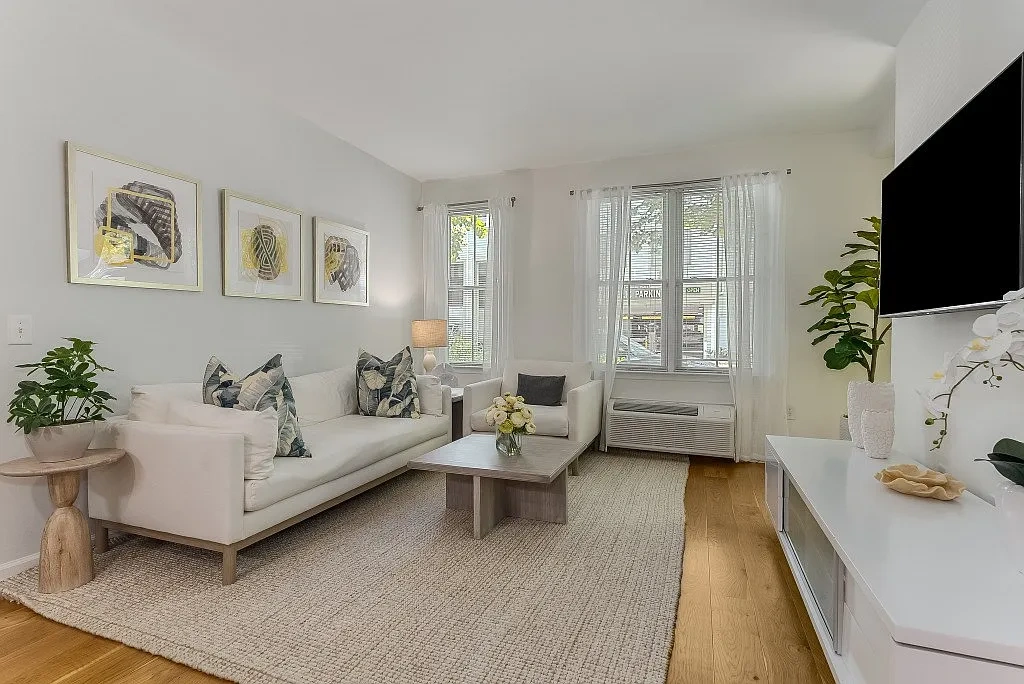 Pier Village Apartments – photo 3