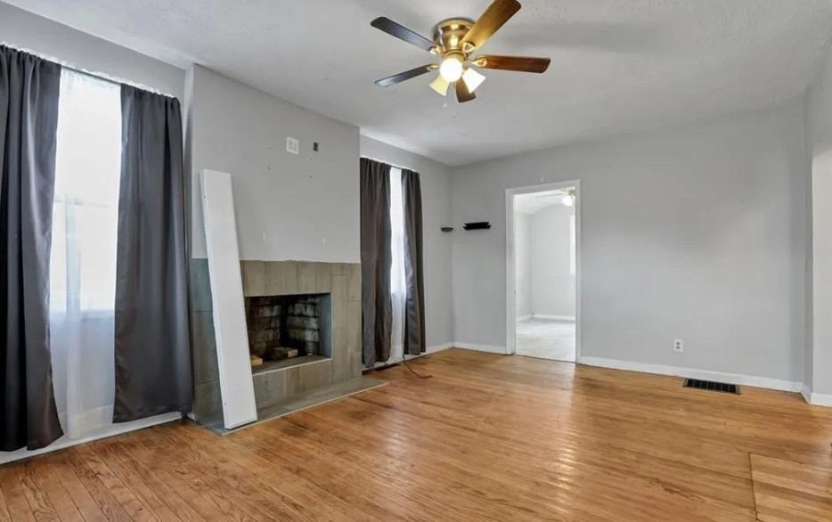 4415 Leacourt Dr – photo 2