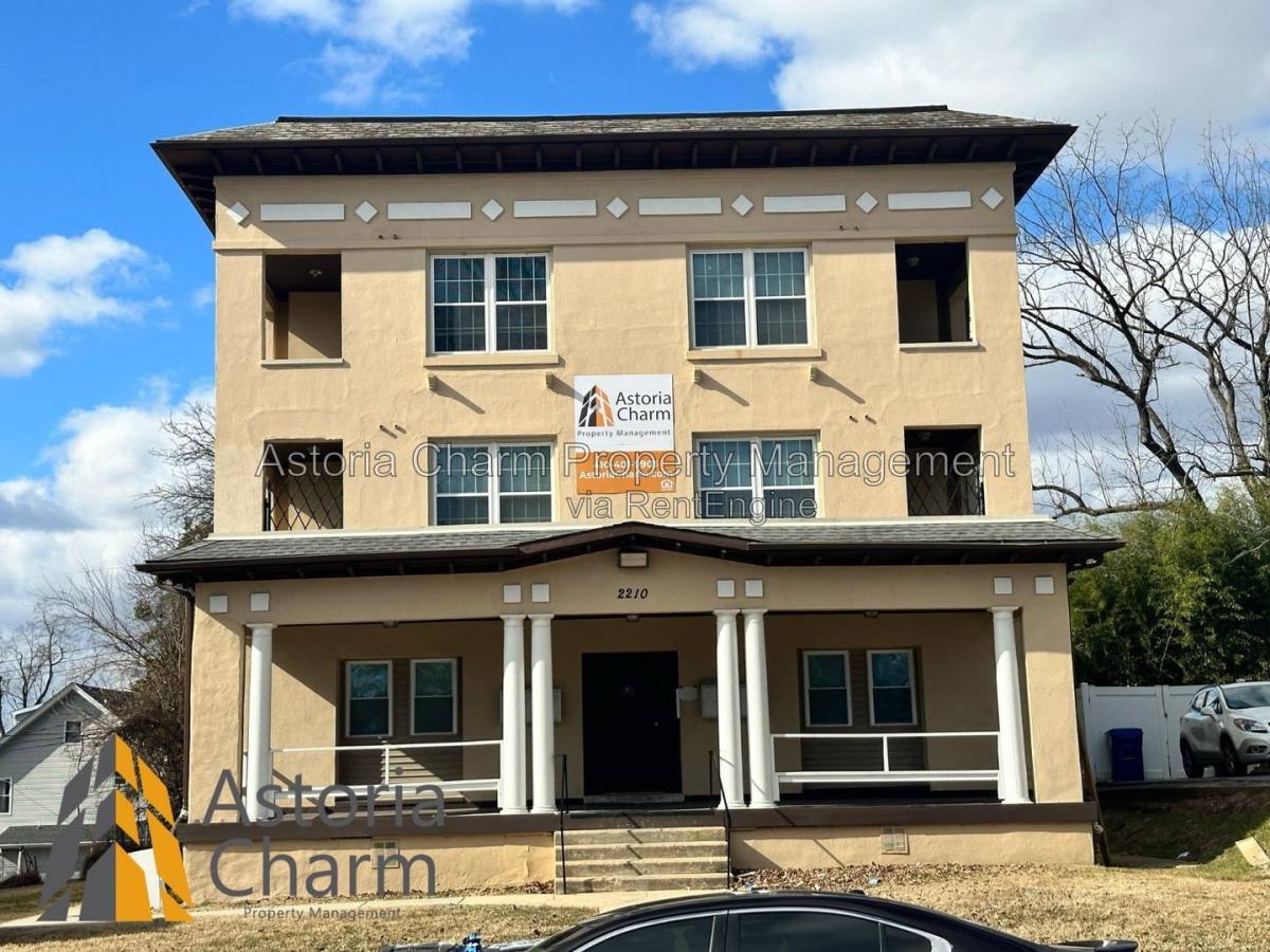 2210 Roslyn Ave unit 8 – photo 1