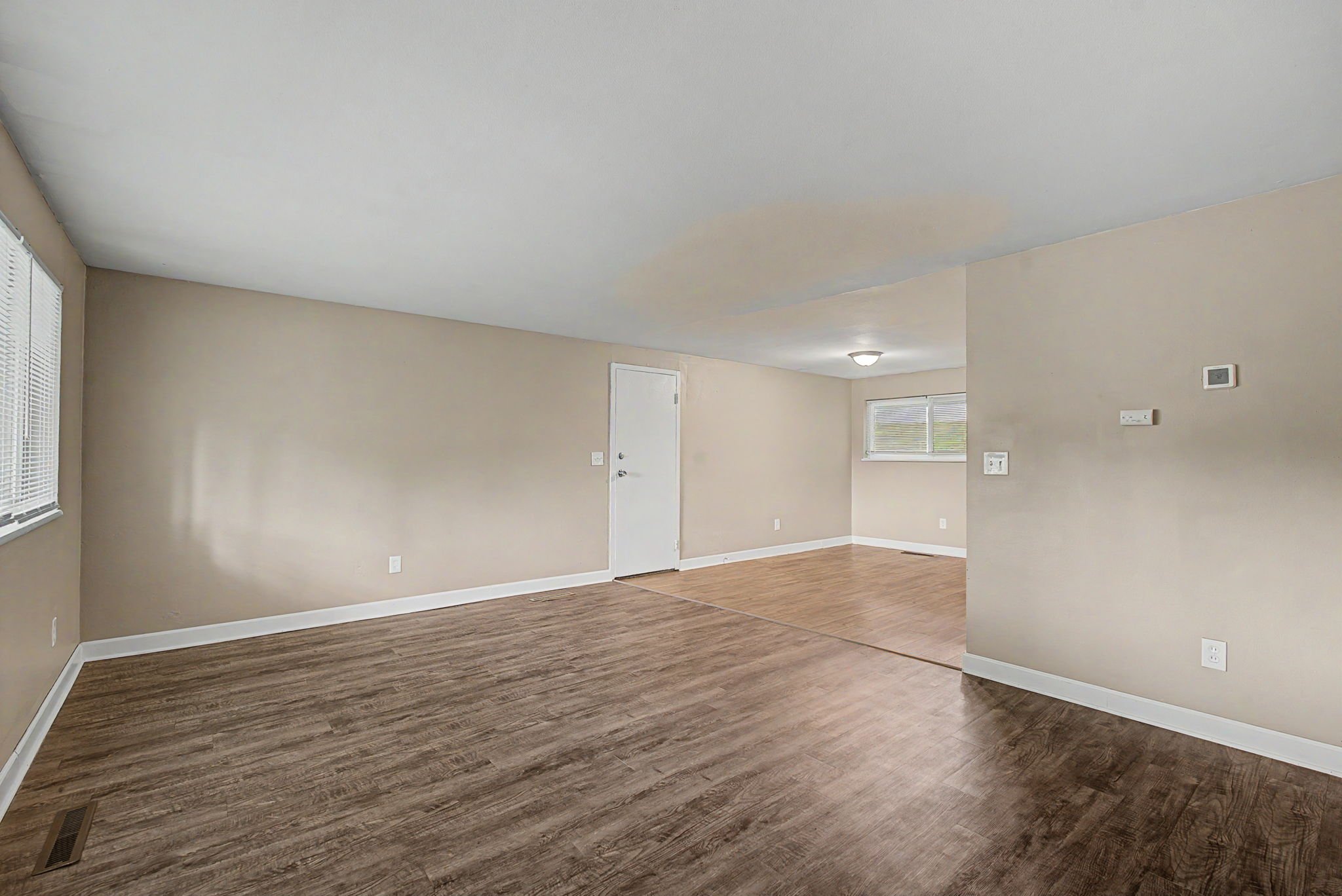 4606 Winchester Dr – photo 2