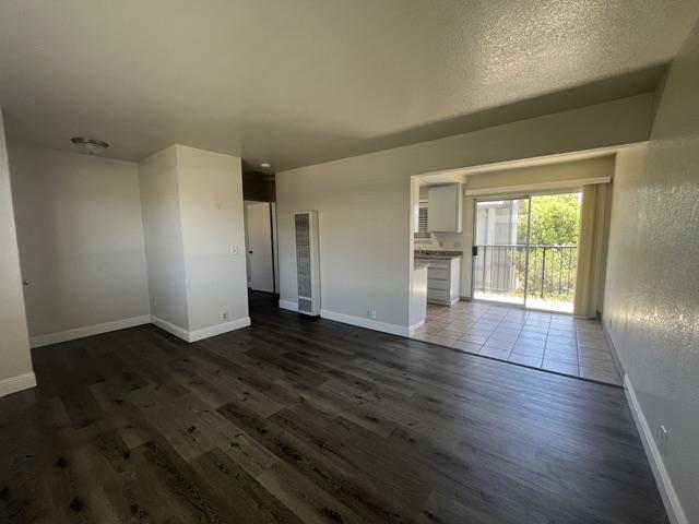 556 N Lincoln Ave unit 32 – photo 2