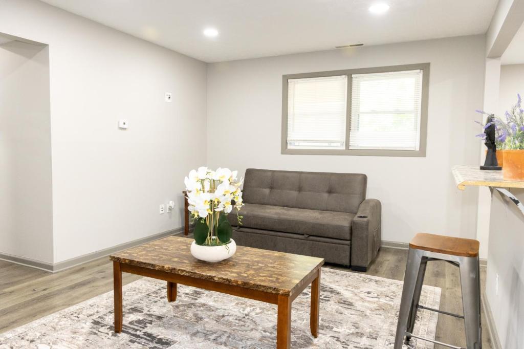 696 Gordon Smith Blvd unit # 1 – photo 5