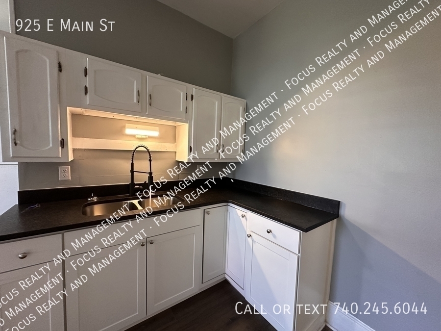 925 E Main St – photo 4