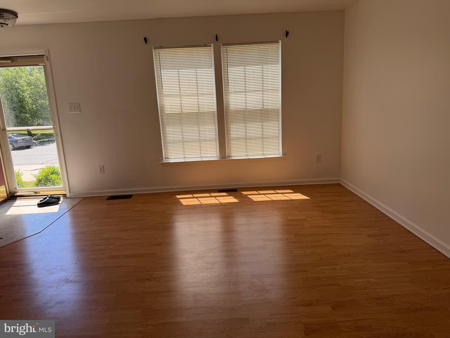 268 Regents Cir – photo 3