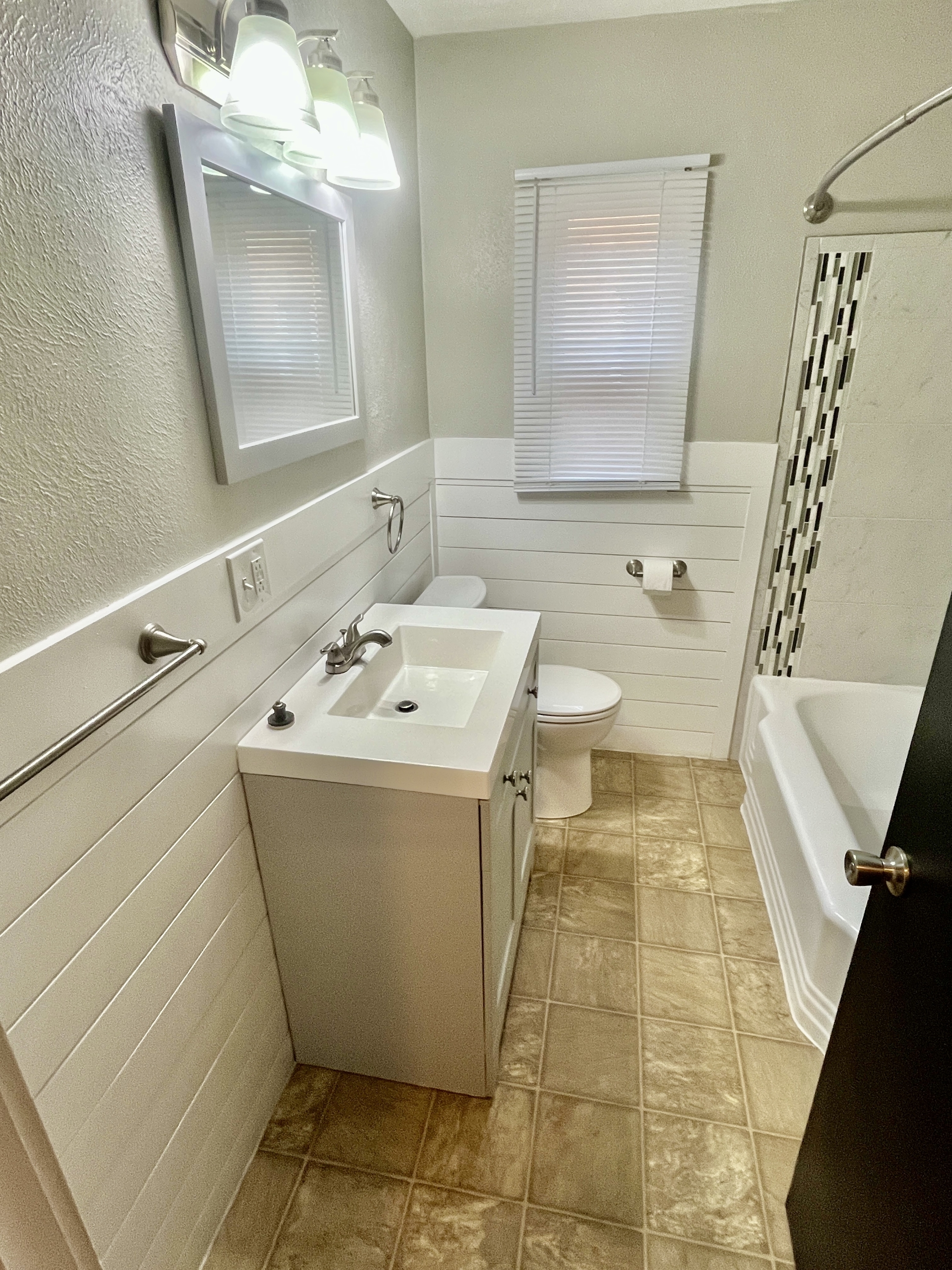 3636 Douglas Rd unit 2 – photo 5