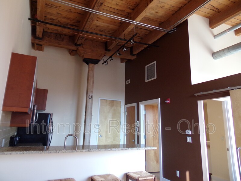 150 E Main St unit 611 – photo 5