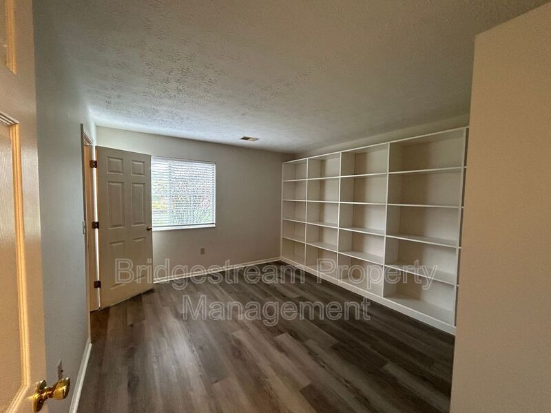 6615 Hedington Square unit 2 – photo 4