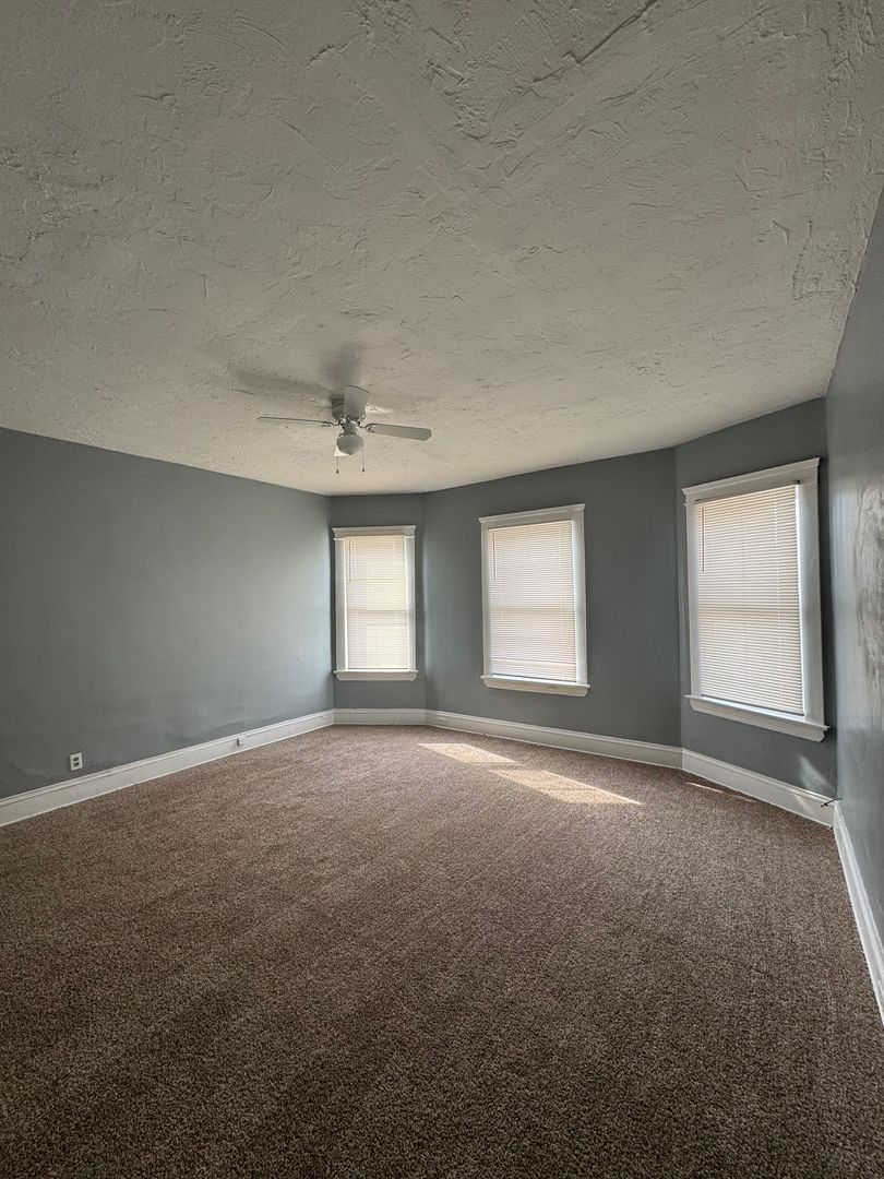 3821 E 55th St unit 3821 E 55th St - #4 – photo 5