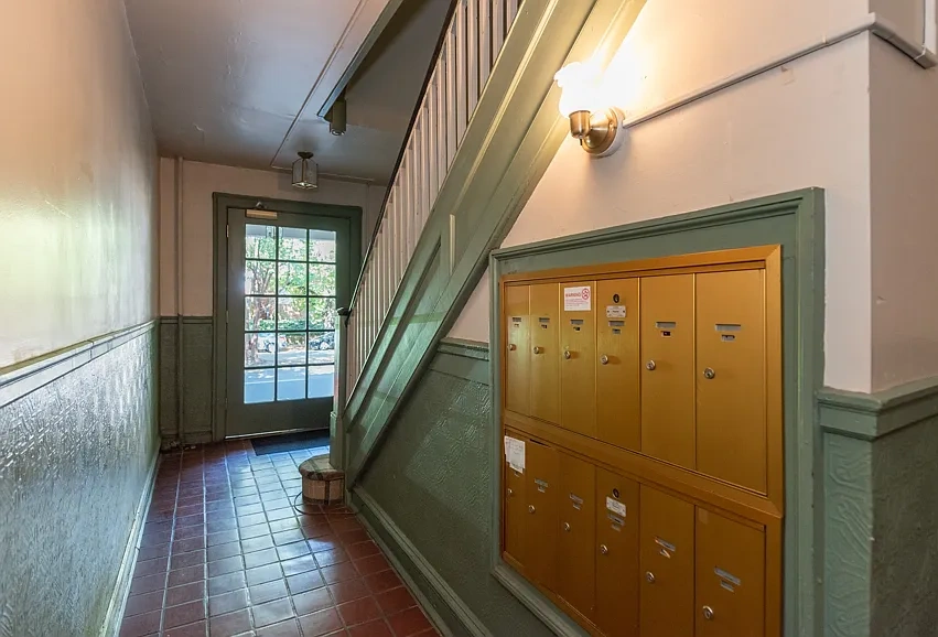 South Arthur Apartments – photo 3