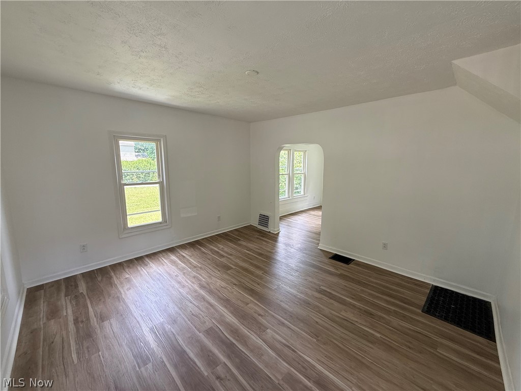 257 Arch St – photo 2