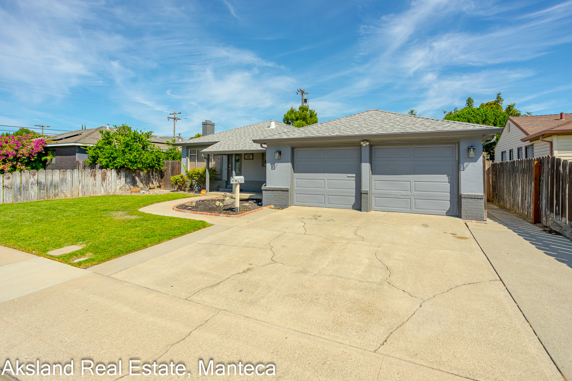 251 W Kent St – photo 1