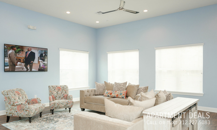 424 Northpoint Dr – photo 1