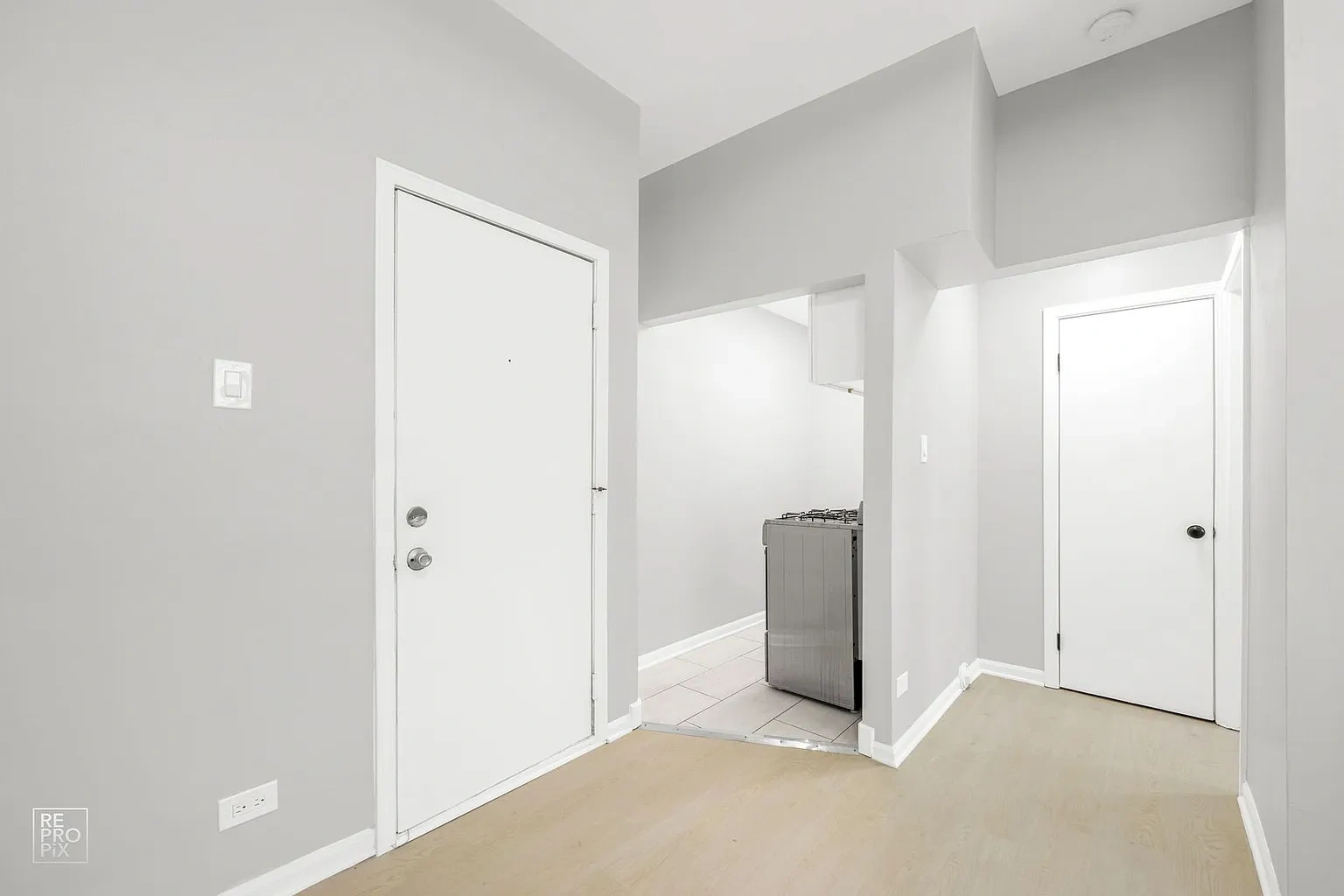 7715 S South Shore – photo 5