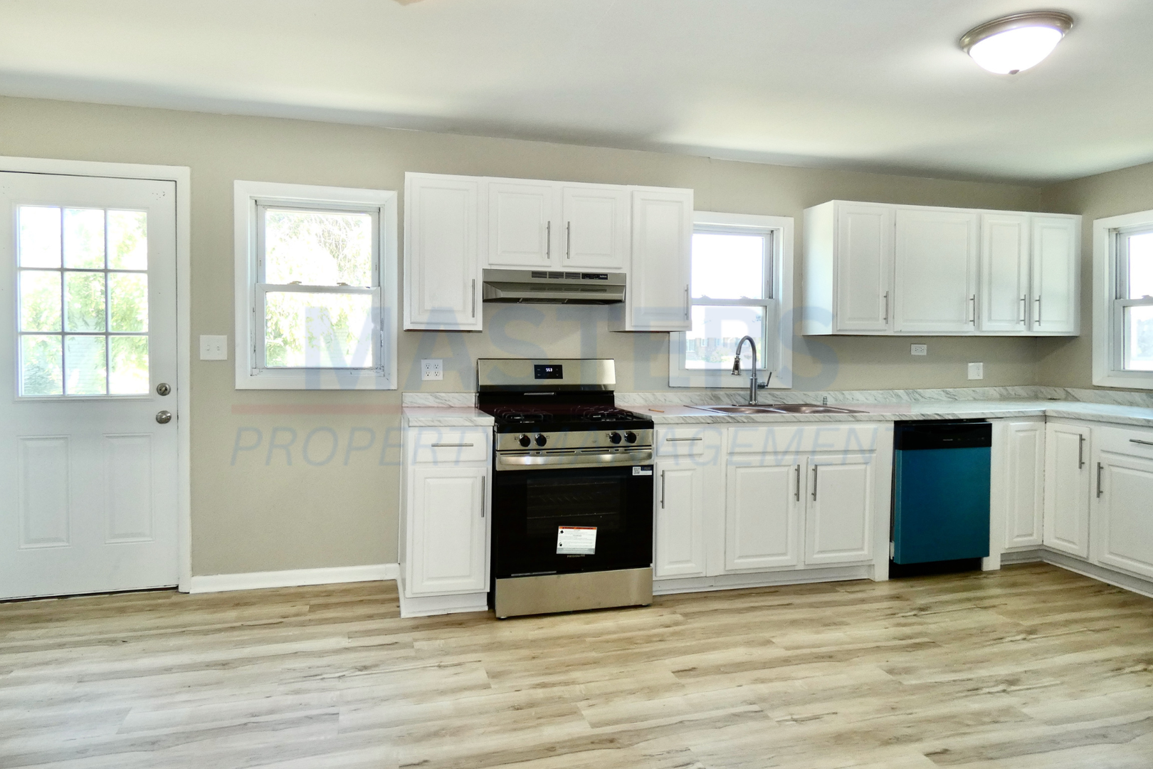 2163 Hoops Dr – photo 3