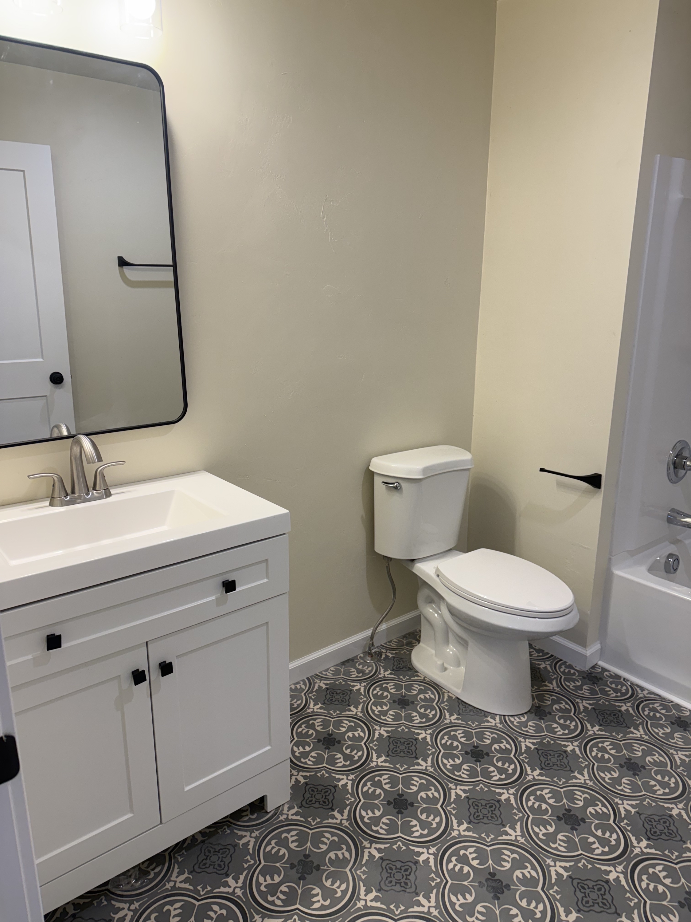 135 N 4th Ave unit 8 – photo 4