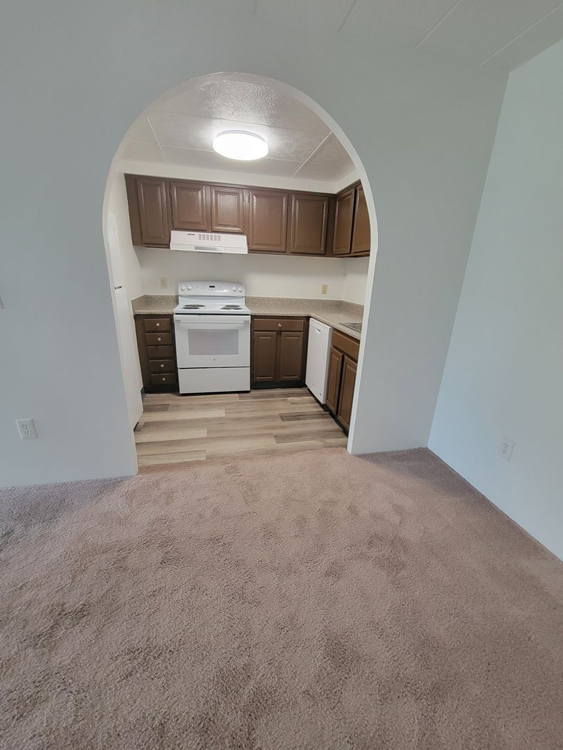 957 Bockstoce Ave – photo 1