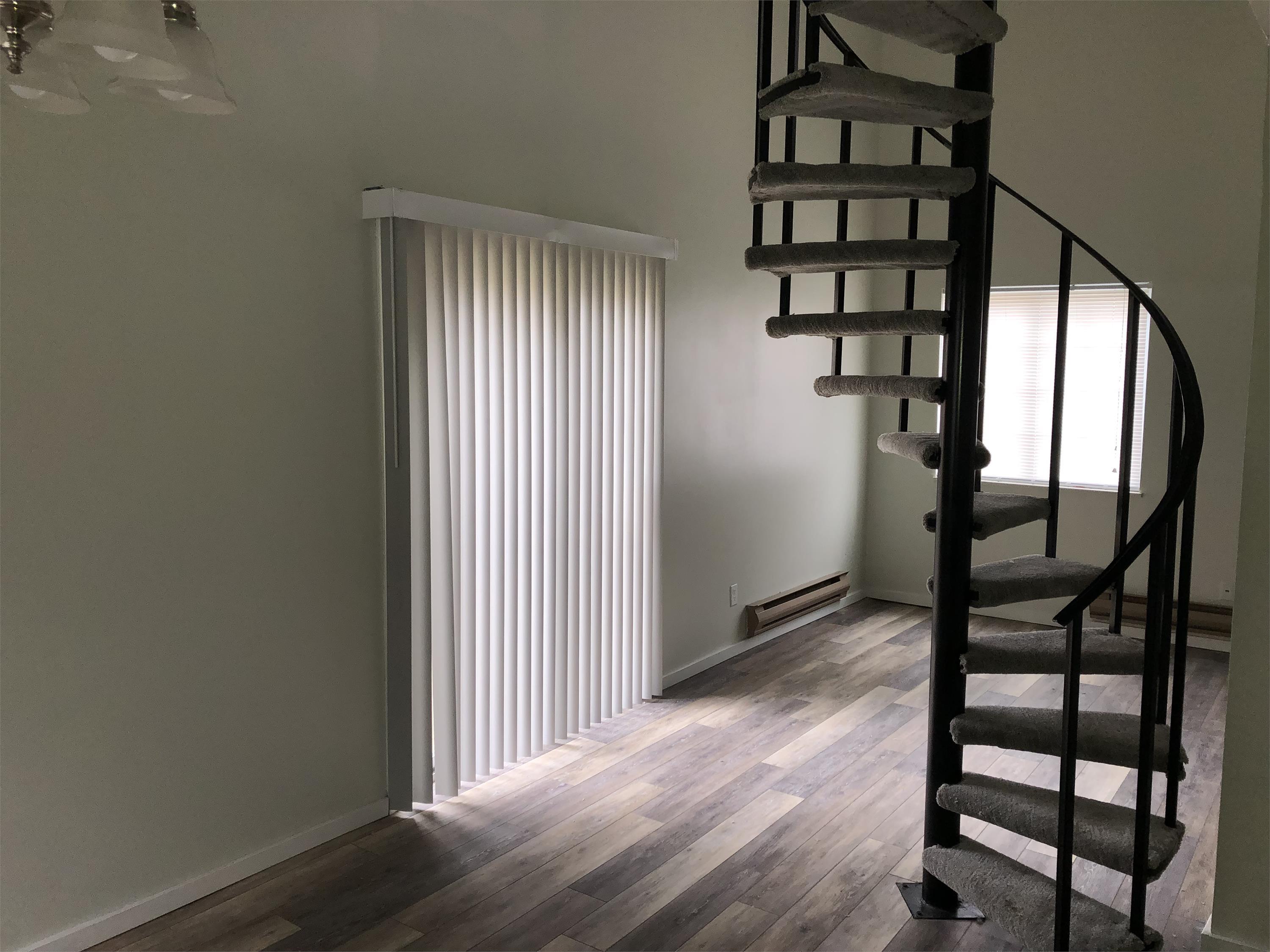 532 Valley Dr – photo 1