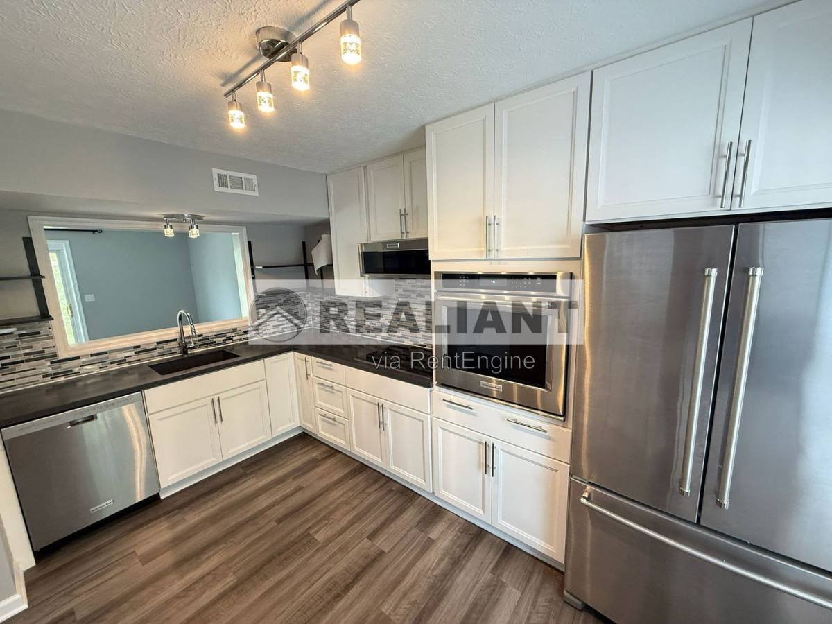 6446 Linkview Ct – photo 2