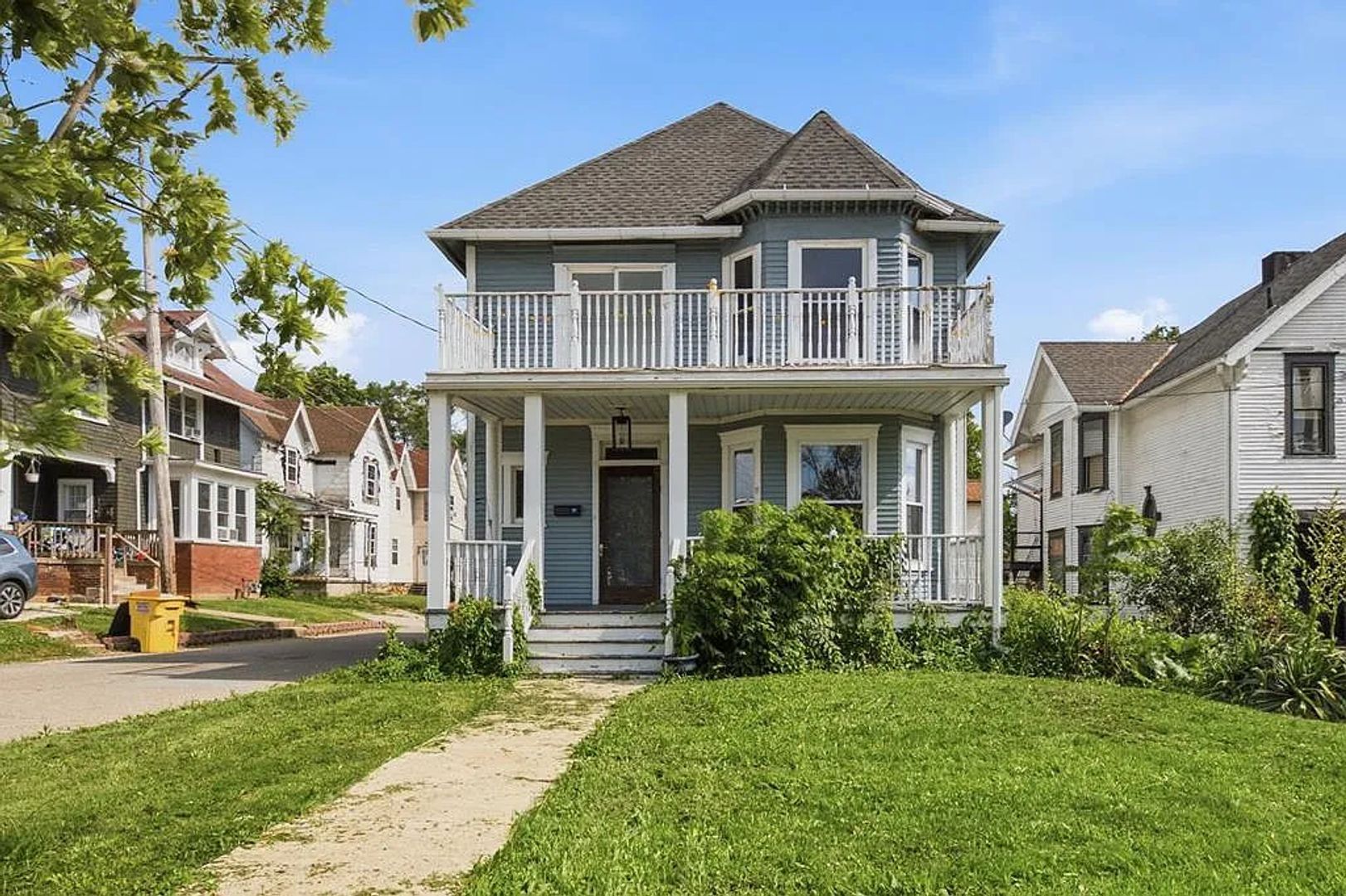174 Marion Ave – photo 1