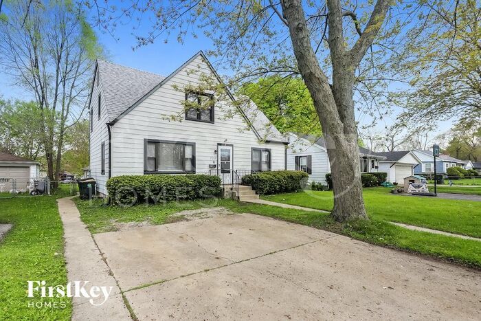 723 Fulton Ave – photo 2