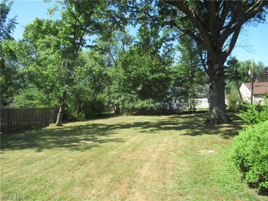5095 Edenhurst Rd – photo 3